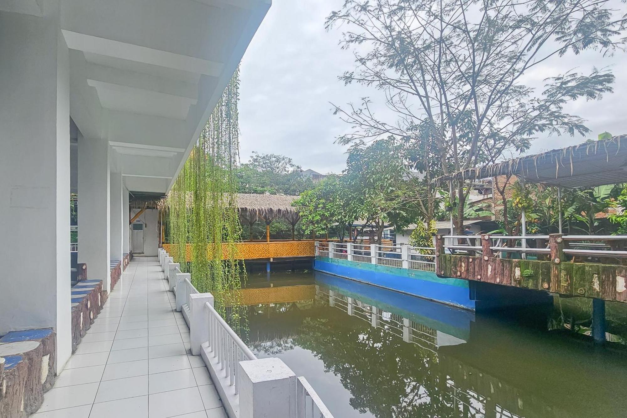 Urbanview Villa Balong Bho Syariah Bandung Cibiru エクステリア 写真